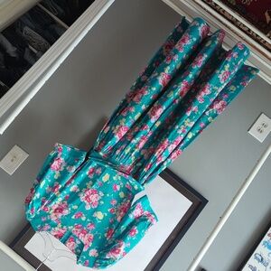 VTG Laura Ashley floral dress. Never worn. Size 38. Puff sleeves, belted waist.